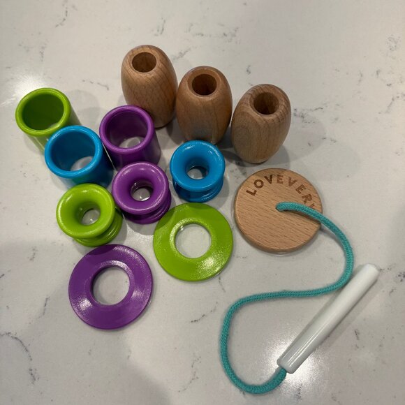 Lovevery Adventurer Threadable Bead Kit - Picture 4 of 5